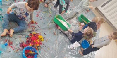 Brudne łapki – czyli zajęcia z Sensoplastyki (R)